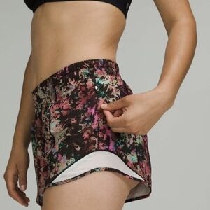Wome's Lululemon athletica Multicolor Athletic Shorts Size 6